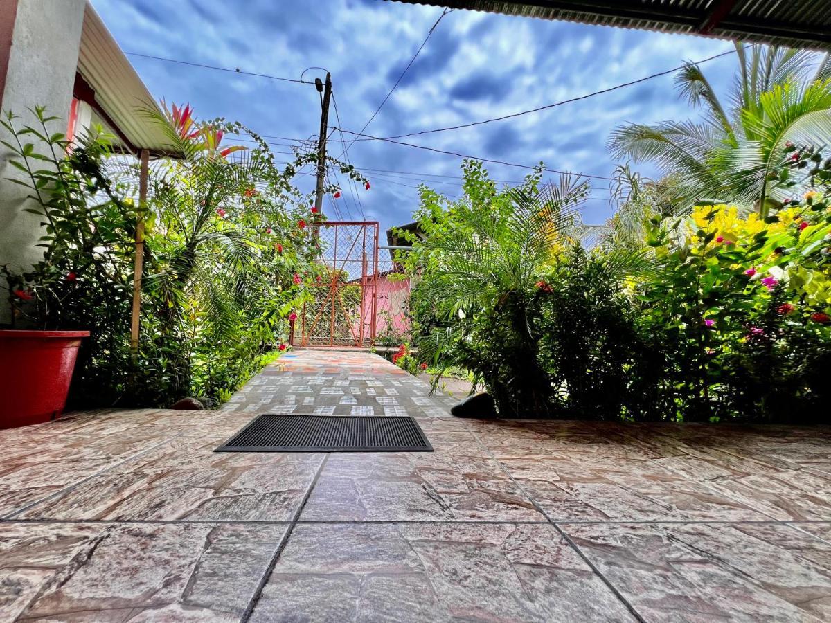Natural Experience House Tortuguero Exterior photo